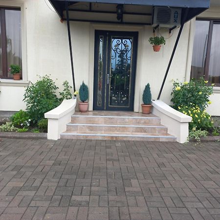 Mate'S Guest House Kobuleti Esterno foto