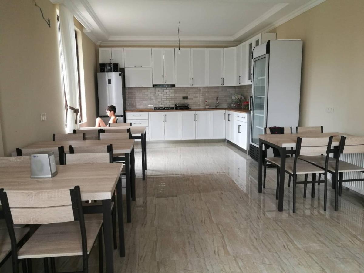 Mate'S Guest House Kobuleti Esterno foto