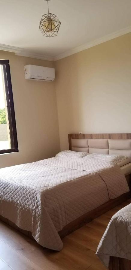 Mate'S Guest House Kobuleti Esterno foto